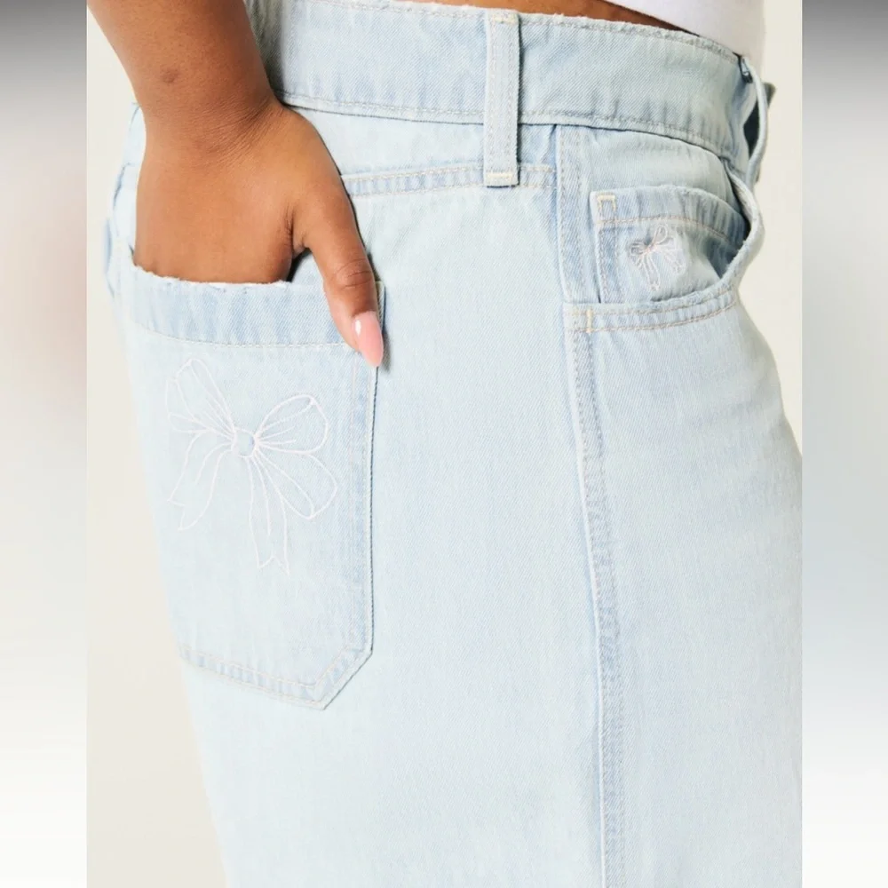 Hollister low rise baggy Jorts with pink bow detail NWT Size 8 Girly Streetwear